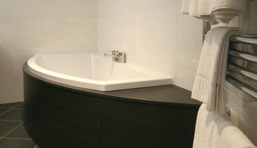 Suite with Hot Tub