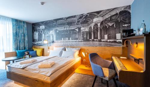 Doppelzimmer „MIGHTY“ mit Kaffeemaschine und ruhiger Lage