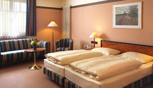 Double Room (1 Adult)