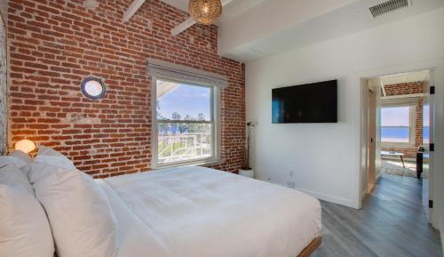 Ocean Front One Bedroom Suite