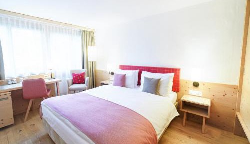 Queen Room Alpine 