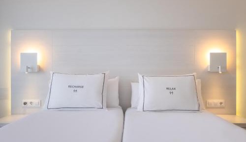 Twin Room with Balcony