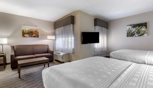 Queen Room with Two Queen Beds and Sofa Bed