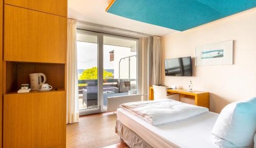 Single Room with Lake View