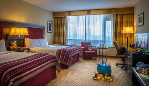 Family Room (2 Adults + 1 Child)