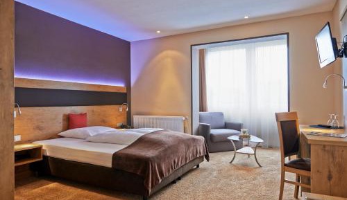 Queen Room with Garden View