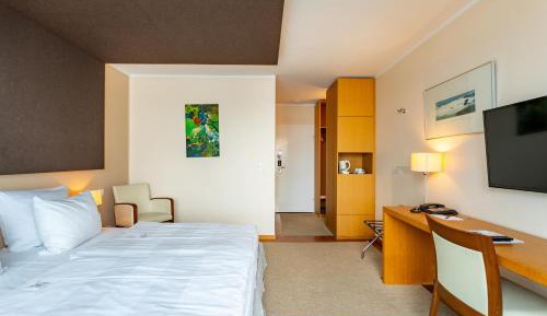 Double Room - Land View