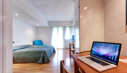 Studio (3 Adults)