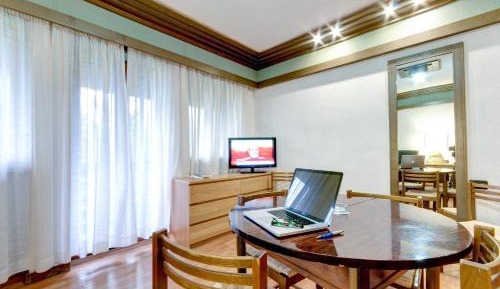 Two-Bedroom Apartment (6 Adults)