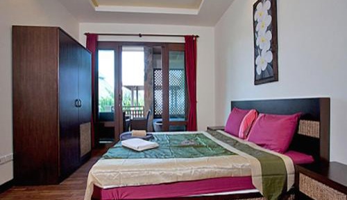 Beachfront Apartment - 2 Bedroom (Upper floor)