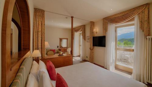 Junior Suite with Balcony and Spa Access