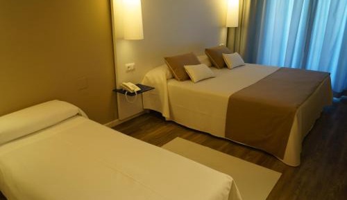 Triple Room with Sea View (2 Adults + 1 Child)