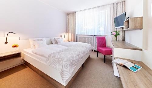 Family Room (2 double rooms)