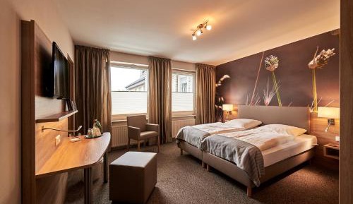 Double or Twin Room with Bathroom