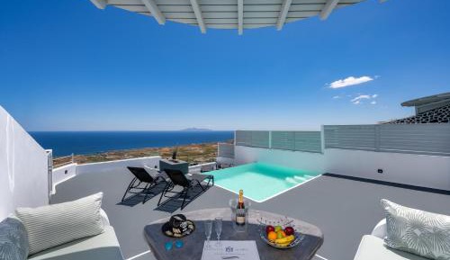 Superior Cave Suite with Private Pool & Sea View