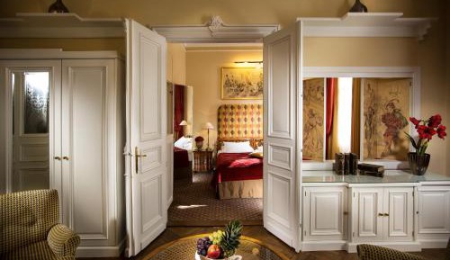 Senior Suite