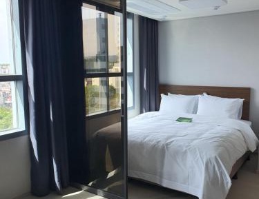 Deluxe Double Room with City View