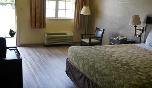 King Room - Accessible/Non-Smoking