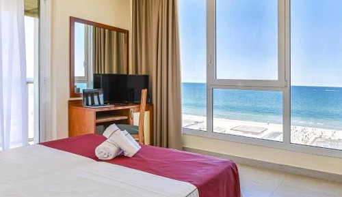 Double or Twin Room with Sea View