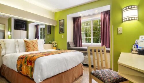 Standard Queen Room