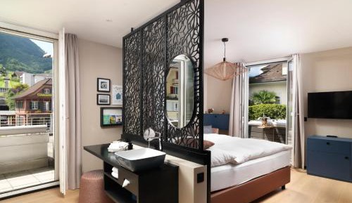 Deluxe Suite with Spa Bath