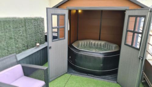 Deluxe Double Room with Terrace and Jacuzzi