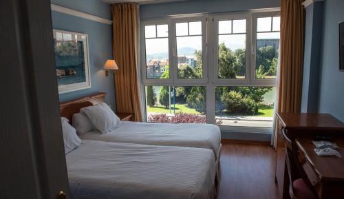 Double or Twin Room with Bay View
