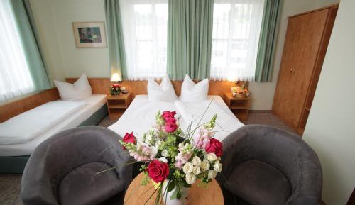 Last Minute Room 