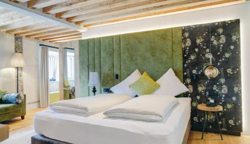 Suite with Mountain View