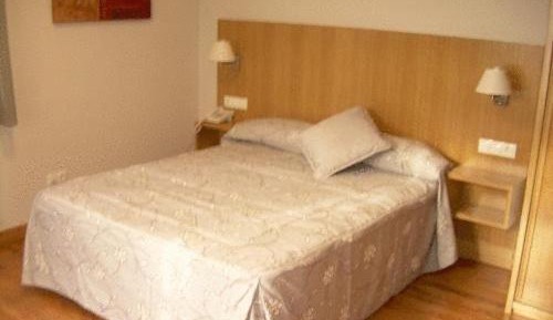 Two-Bedroom Apartment (4-6 Adults)