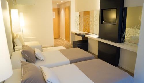 Double or Twin Room with Sea View
