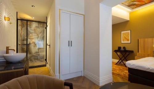 Suite with City View