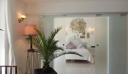 Suite (2-4 People)