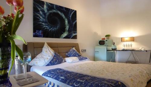 Studio (2 Adults)
