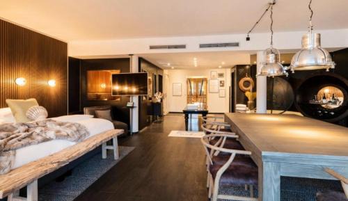 Executive Suite with River View