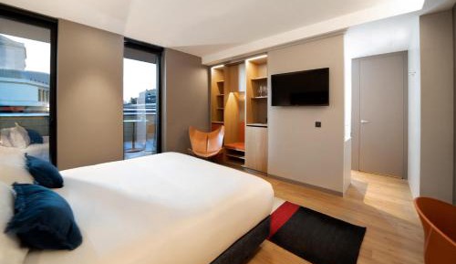 Deluxe King Room with Terrace