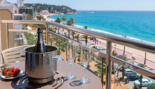 Double Room with Balcony and Sea View