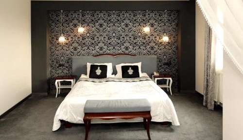 One-Room Suite