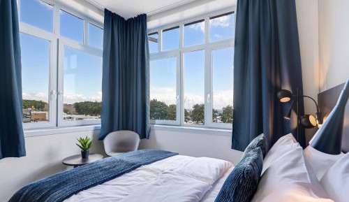 Queen Room in Separate Building