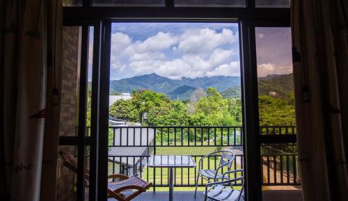 Family Room with Mountain View