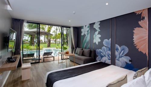 Grand Pool Access