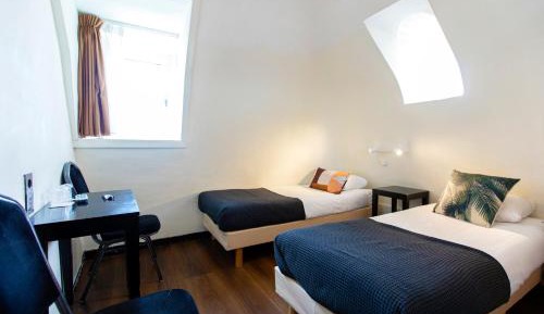 Twin Room with Shared Bathroom