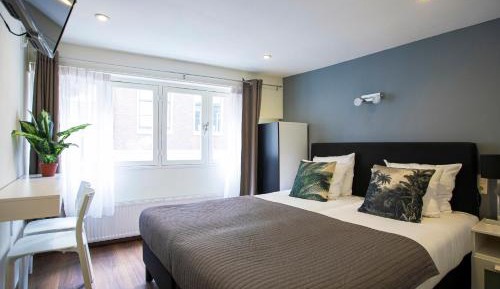 Twin Room with Private Bathroom