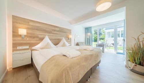 Junior Suite with Garden View