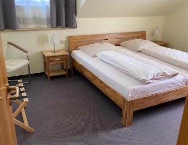 Two-Bedroom Apartment with Balcony (4-6 Adults)