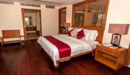 Honeymoon Suite