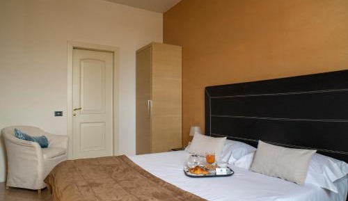 Double or Twin Room (1 Adult)