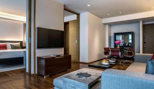 Executive Suite with 1 Kingsize Bed with Executive Lounge Access