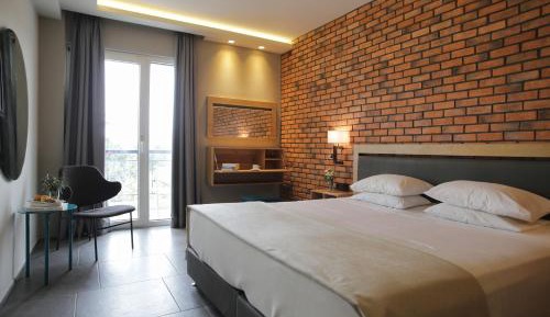 Superior Double or Twin Room with Side Sea View