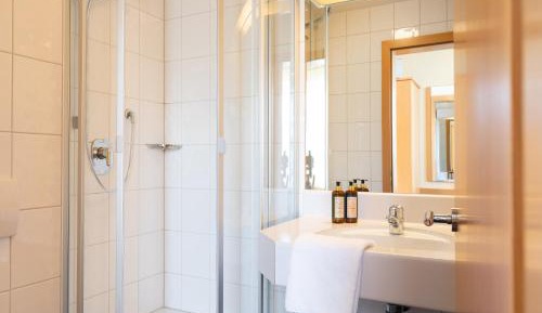 Double Room (2 Adults + 1 Child )